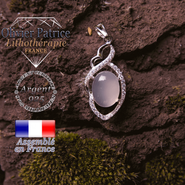 Pendentif Iris en cristal de roche en forme de losange de la collection orion