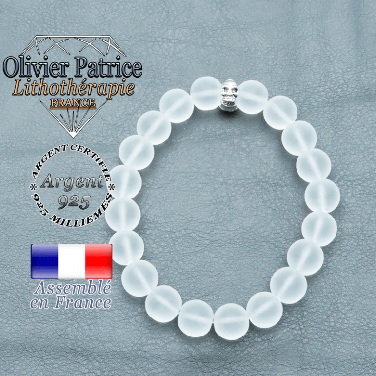 bracelet homme en pierre naturelle en cristal de roche  de 10mm et sa tete de mort en argent 925 de 10mm