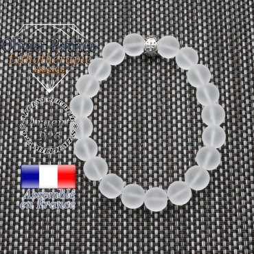 bracelet homme en pierre naturelle en cristal de roche opaque de 10mm et sa tete de mort en argent 925 de 10mm