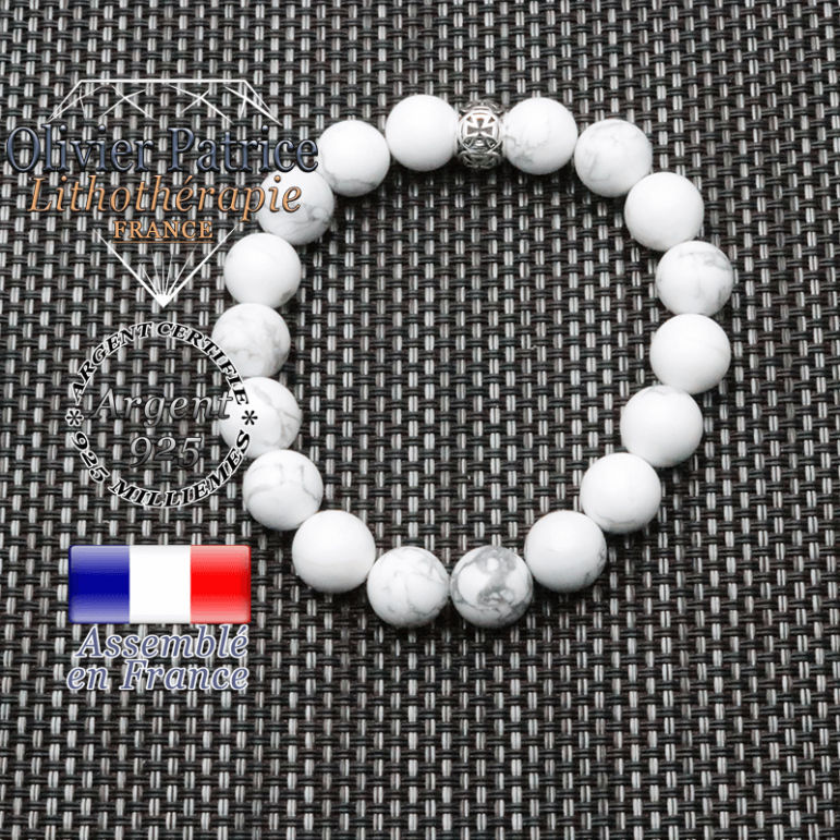 bracelet homme en pierre naturelle en howlite de 10mm et sa tete de mort en argent 925 de 10mm